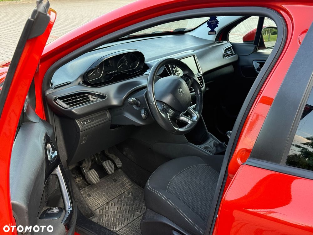 Peugeot 208 1.2 PureTech Allure - 10