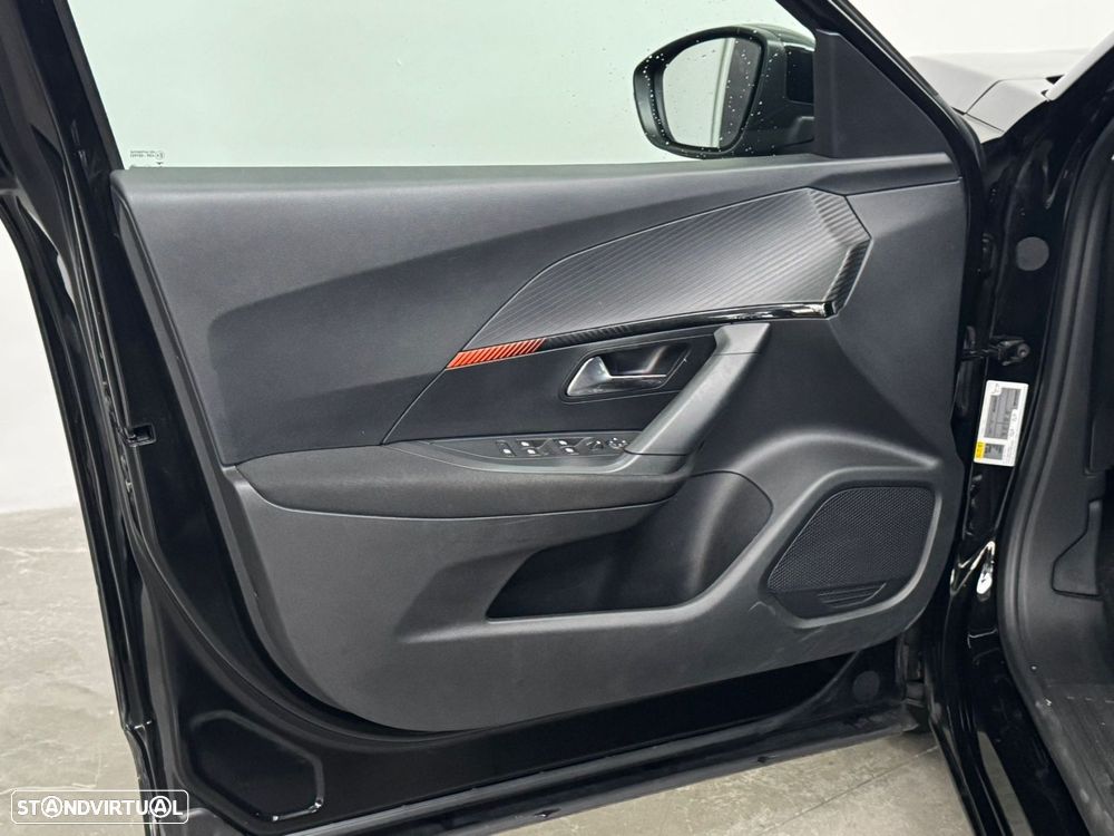 Peugeot 2008 1.2 PureTech Active Pack - 22