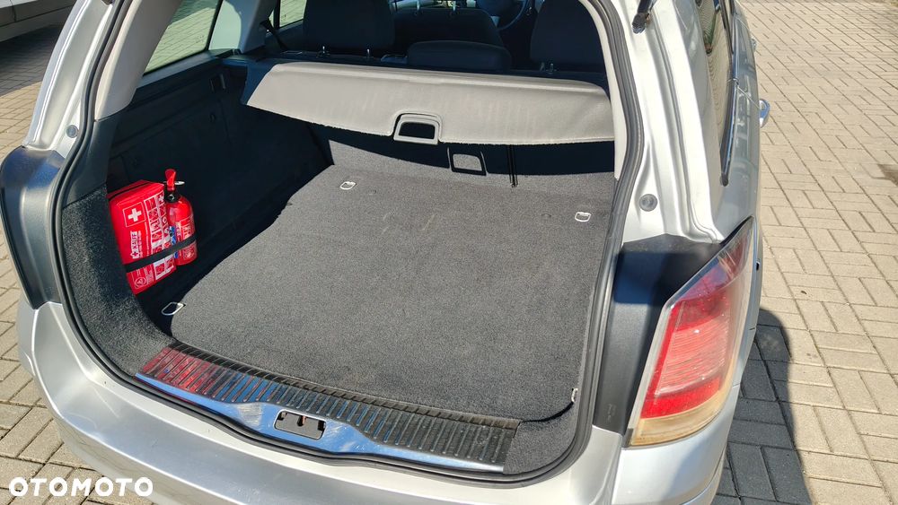 Opel Astra 1.9 CDTI DPF NAVI - 11