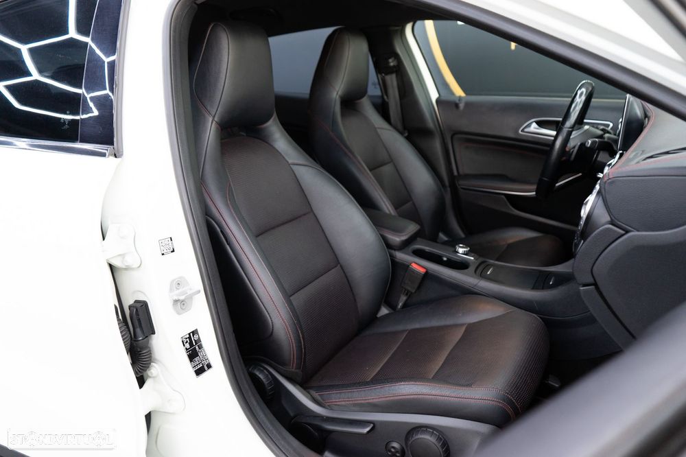Mercedes-Benz GLA 220 d AMG Line - 37