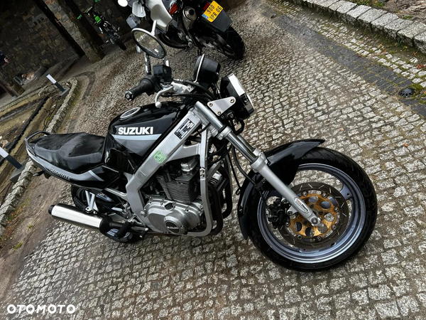 Suzuki GS
