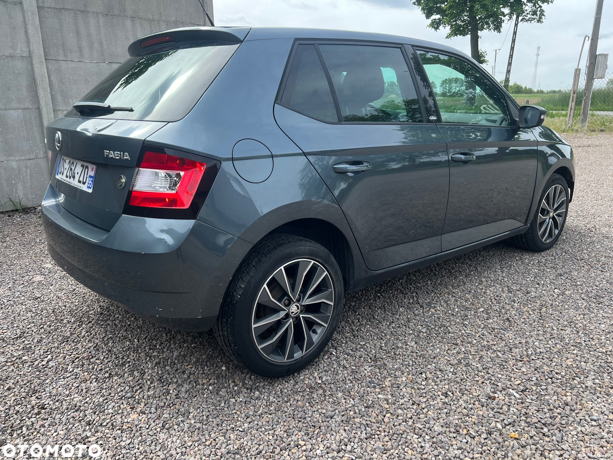 Skoda Fabia 1.0 Edition - 2