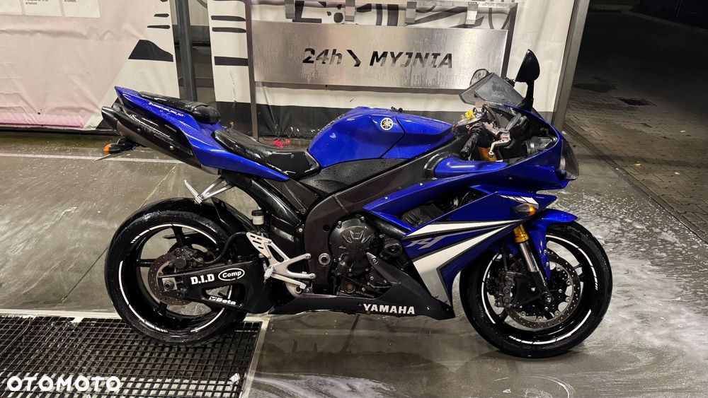 Yamaha R1 - 19