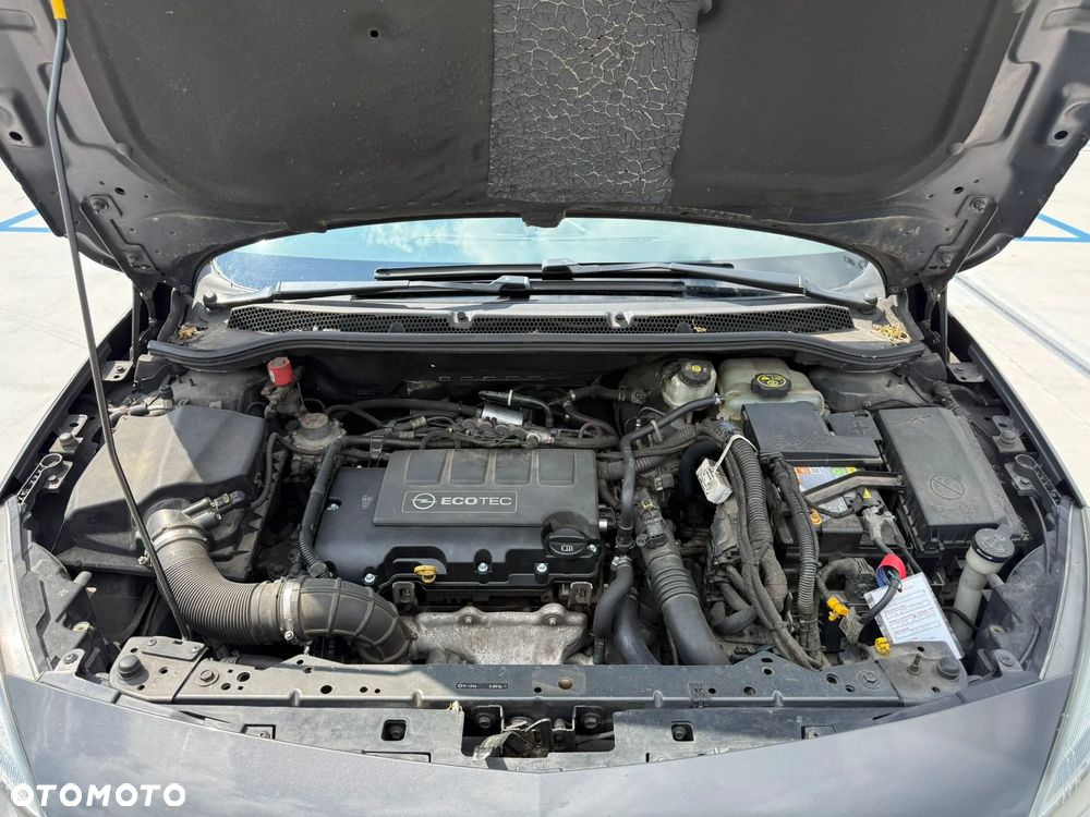 Opel Astra 1.4 T Cosmo - 12