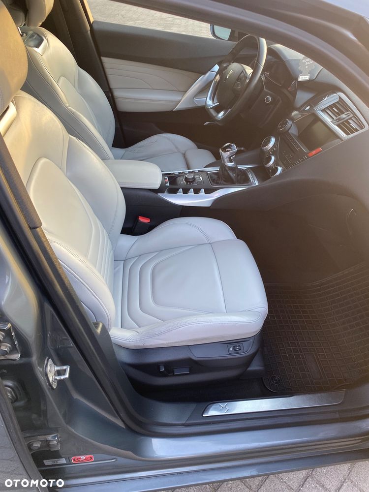 Citroën DS5 2.0 HDi SoChic - 8