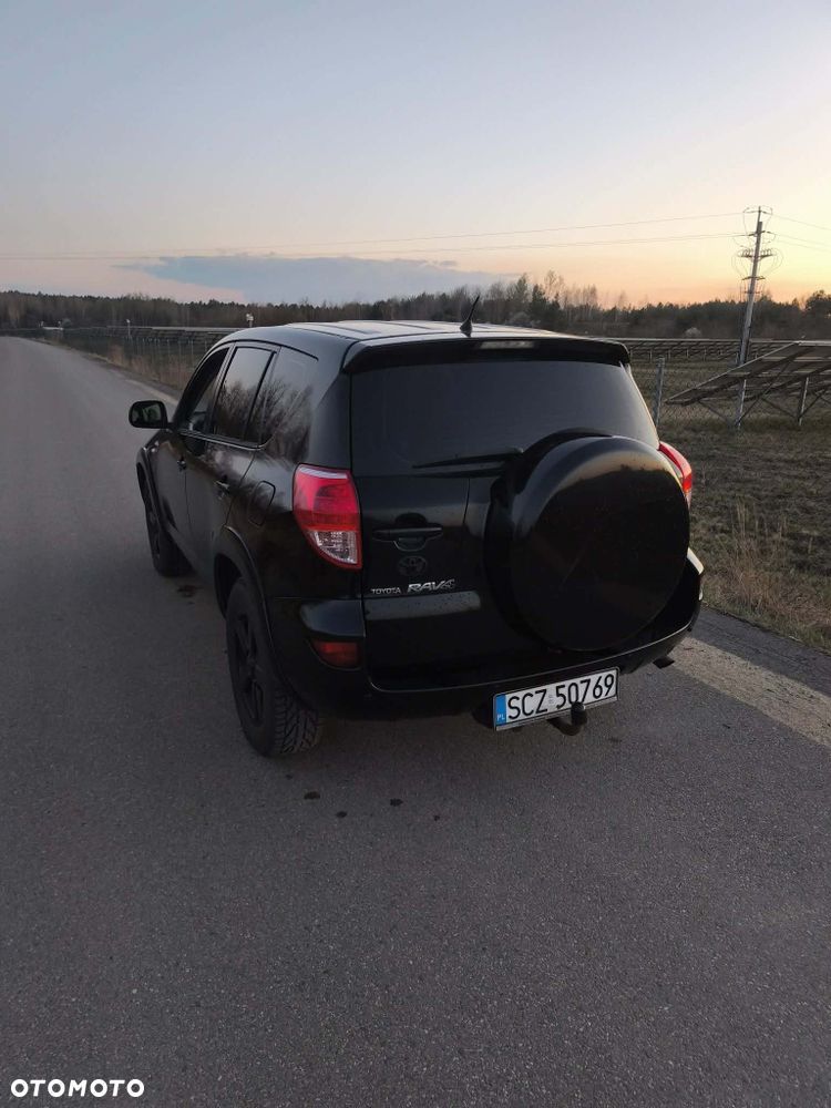 Toyota RAV4 - 8
