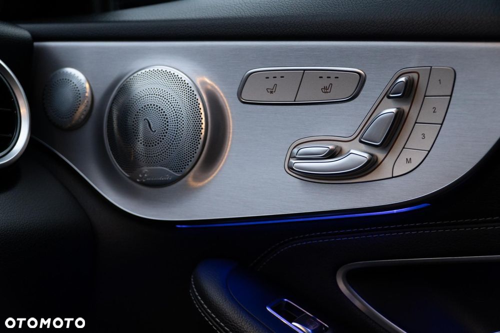 Mercedes-Benz Klasa C 300 d 4MATIC 9G-TRONIC - 36