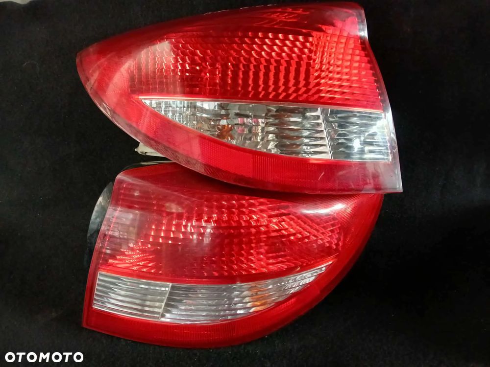 Kia Rio Lift Lampa tylna lewa, prawa - 1
