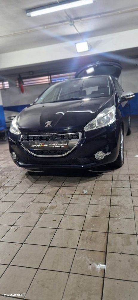 Peugeot 208 1.2 VTi SE Style - 4