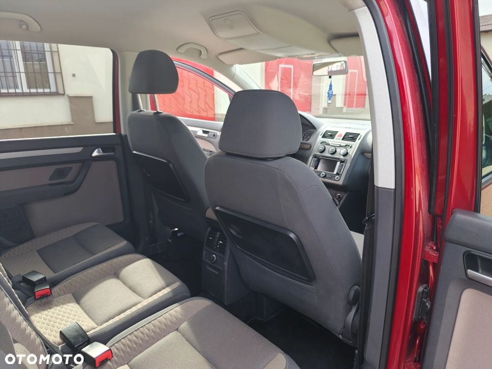 Volkswagen Touran 2.0 TDI DPF Cross - 10