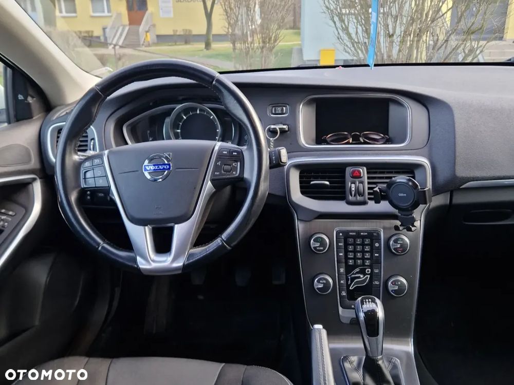 Volvo V40 D4 Drive-E Momentum - 13