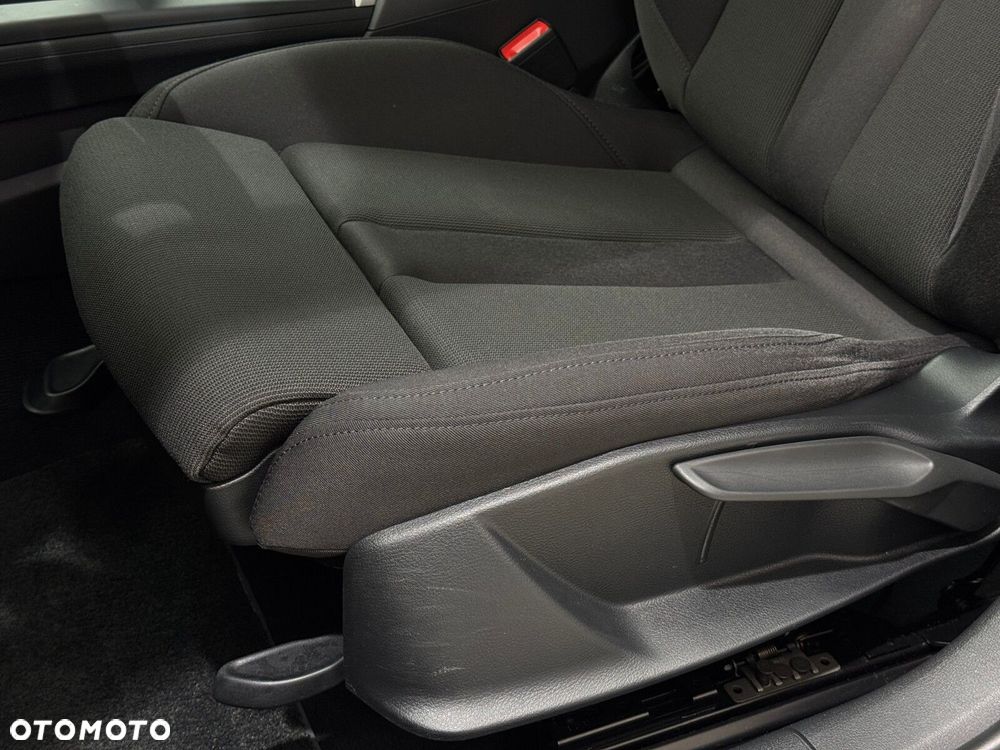 Audi A4 Limousine - 11