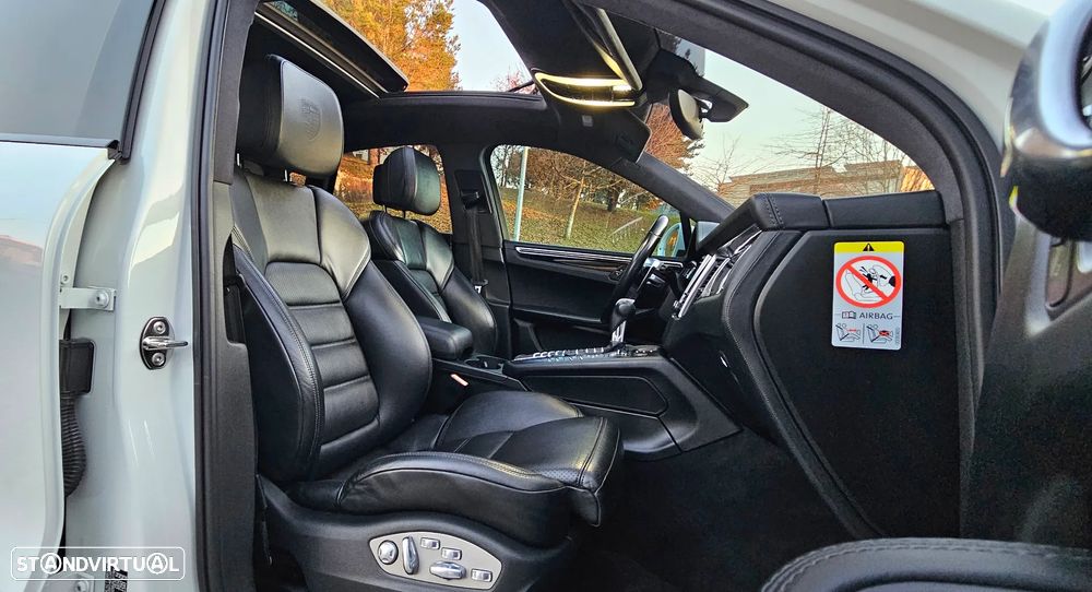 Porsche Macan S - 29