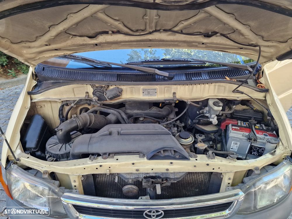 Toyota HiAce 2.4 D LXH12LB - 10