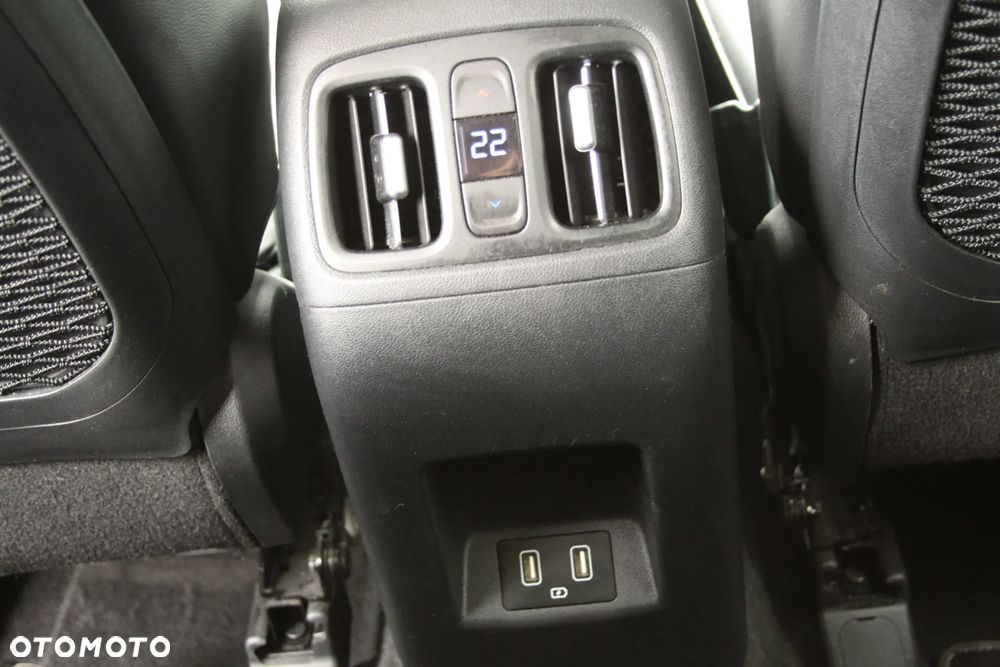 Hyundai Tucson 1.6 T-GDi HEV Executive 2WD - 28