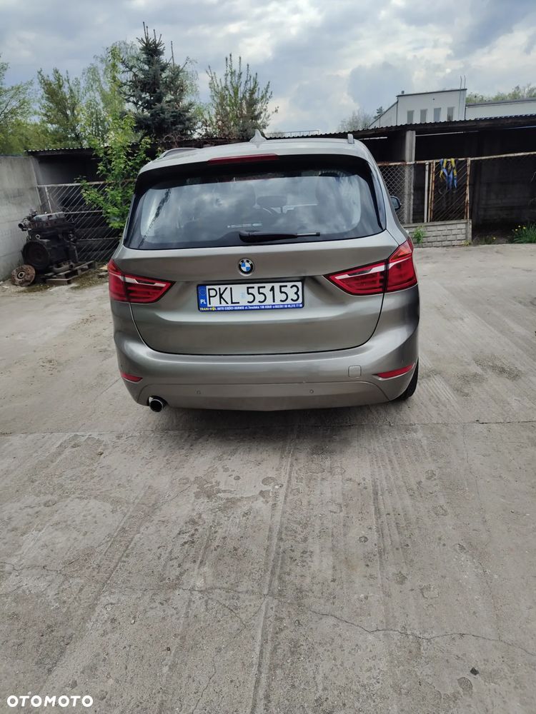 BMW Seria 2 218d - 6