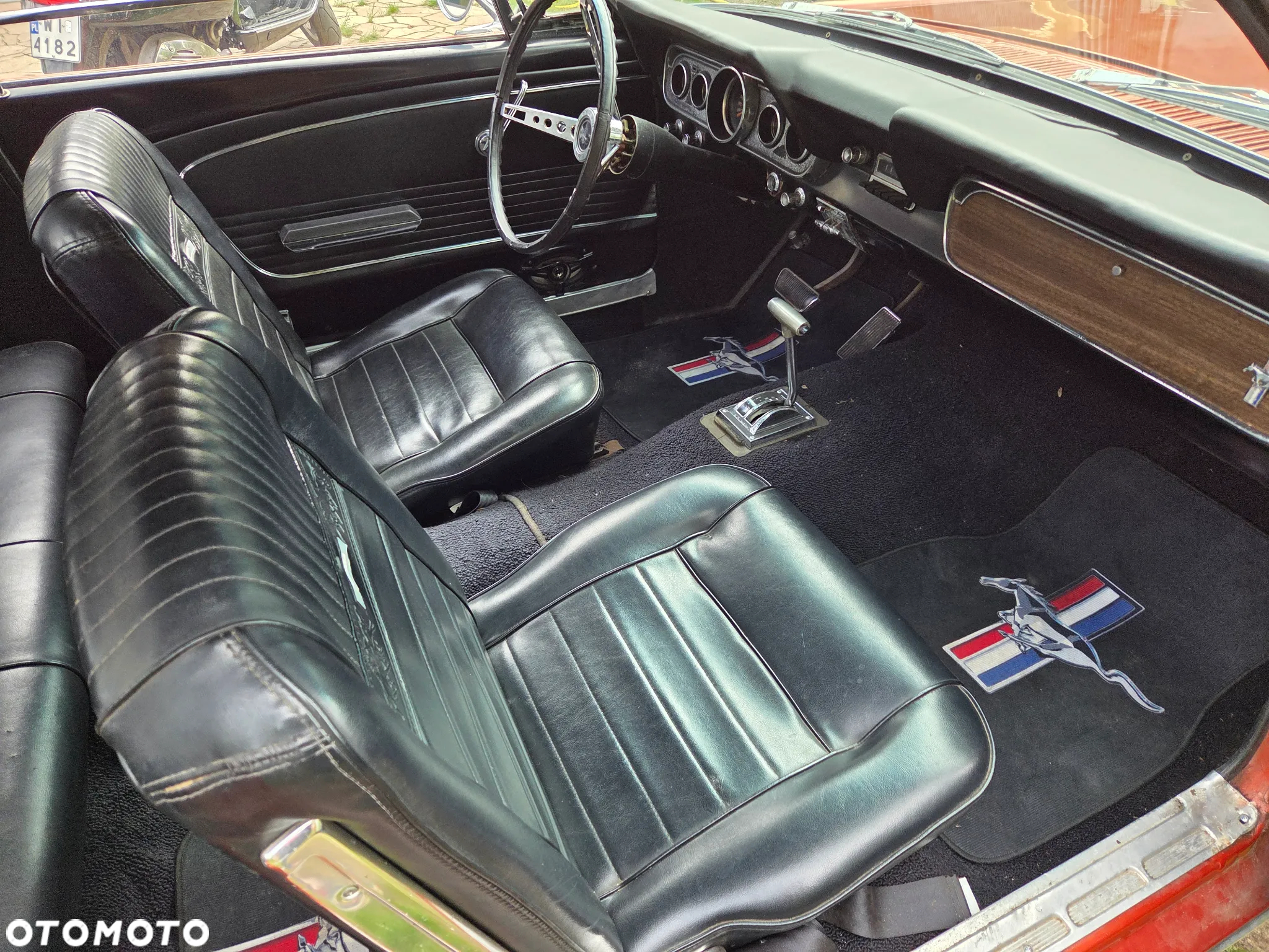 Ford Mustang - 4