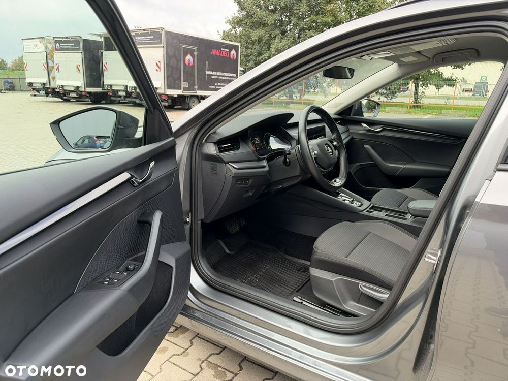 Skoda Octavia 2.0 TDI DSG Ambition - 10