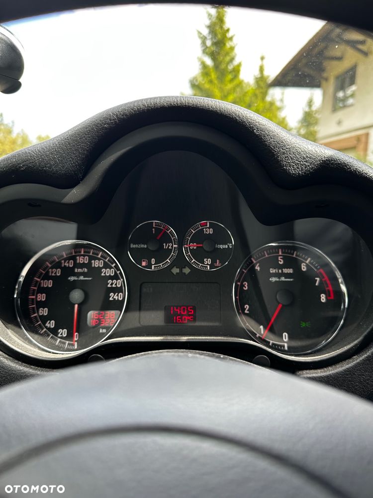 Alfa Romeo 147 1.6 Twin Spark 16V - 20