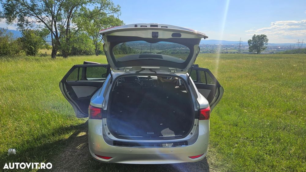 Toyota Avensis Touring Sports 1.8 Multidrive S Edition S+ - 9