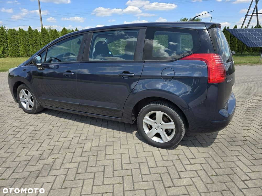 Peugeot 5008 - 8