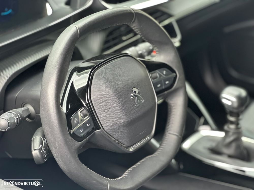 Peugeot 2008 1.2 PureTech Allure Pack - 11
