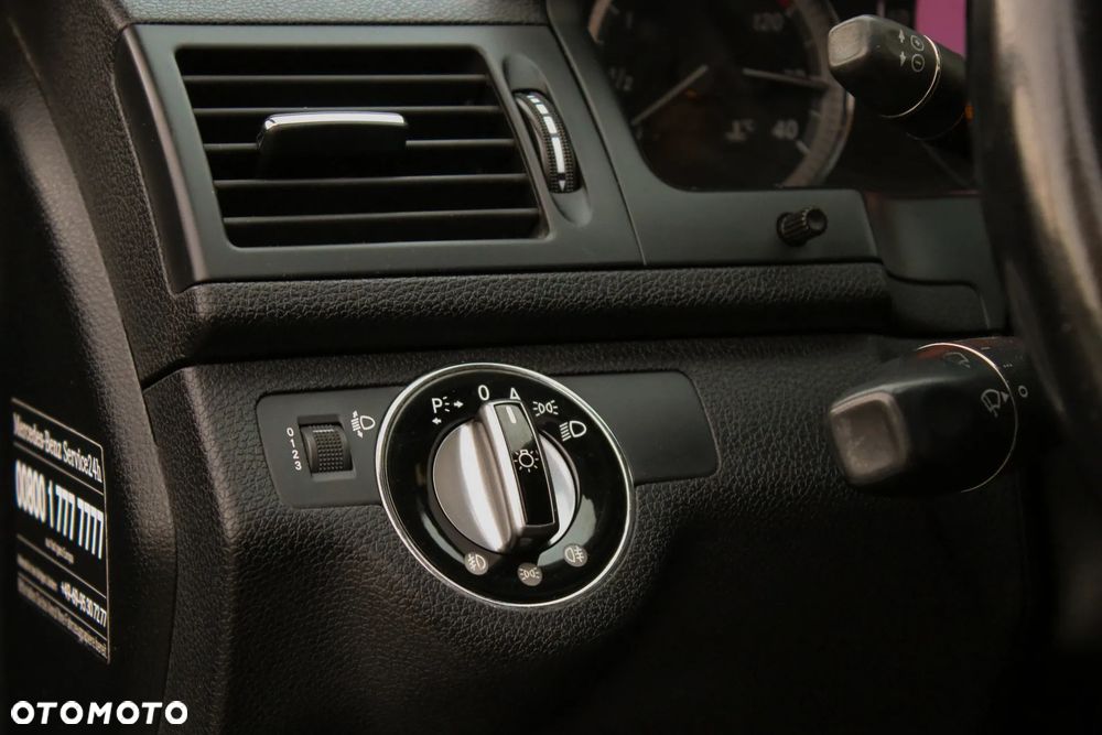 Mercedes-Benz Klasa C 220 CDI Elegance - 32