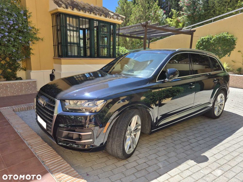 Audi Q7 - 1