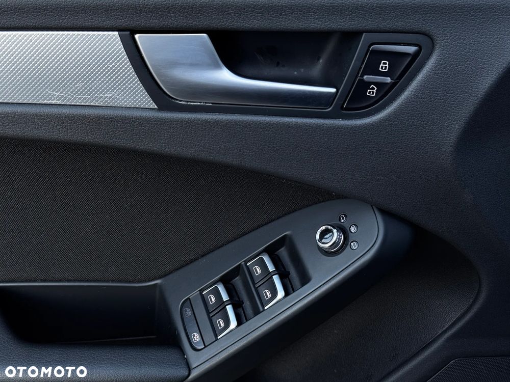 Audi A4 Avant 2.0 TDI S tronic quattro - 24