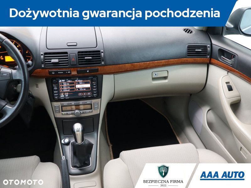 Toyota Avensis - 10
