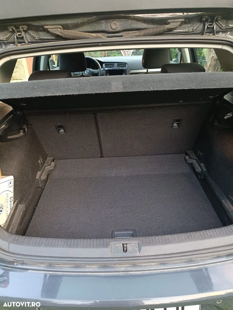 Volkswagen Golf - 16