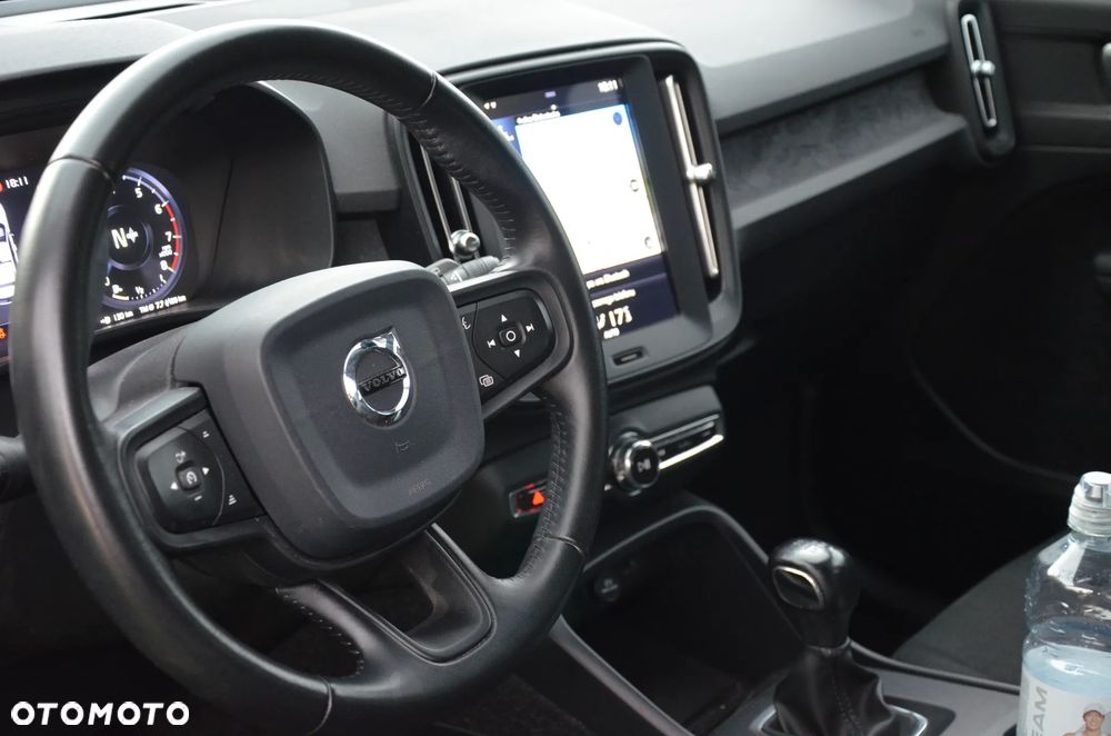 Volvo XC 40 T3 Momentum - 17
