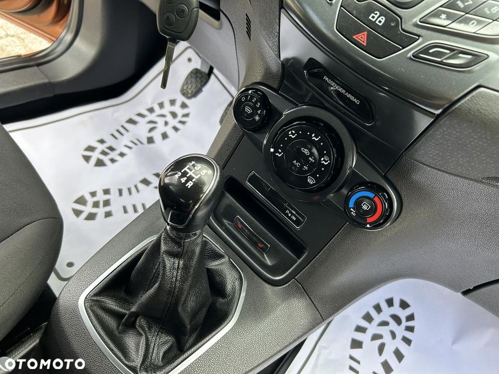 Ford Fiesta - 38