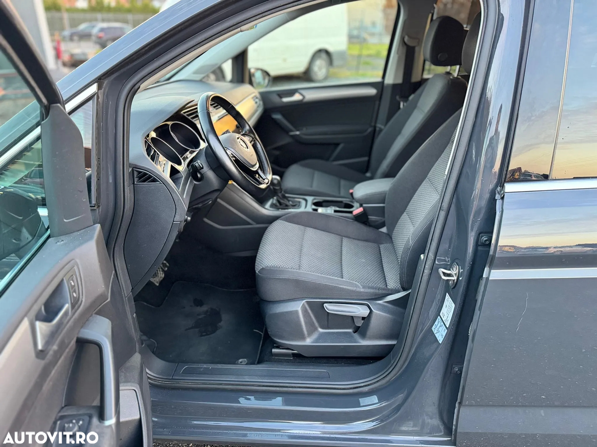 Volkswagen Touran 2.0 TDI DSG Comfortline - 7