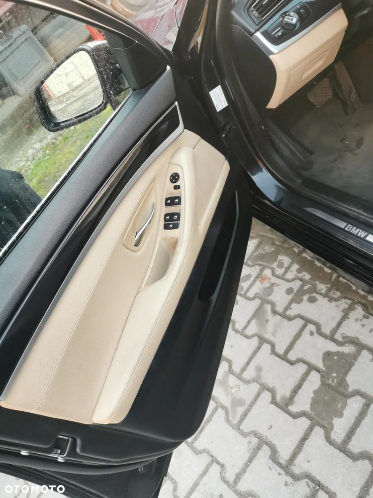 BMW Seria 5 518d - 15
