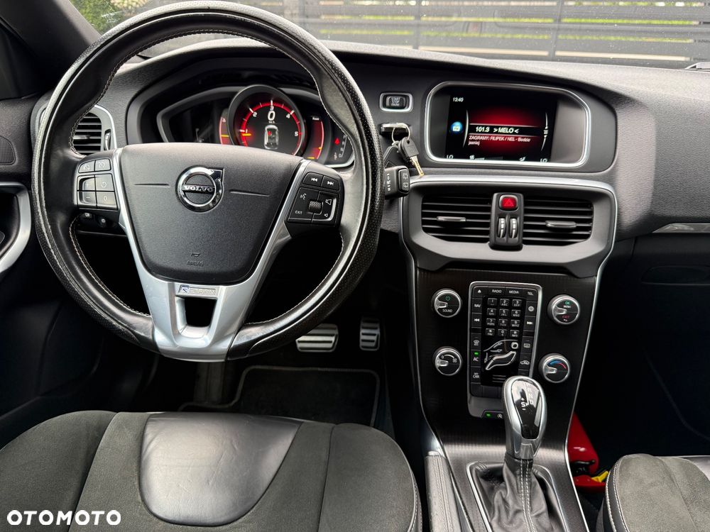 Volvo V40 D3 Geartronic RDesign - 30