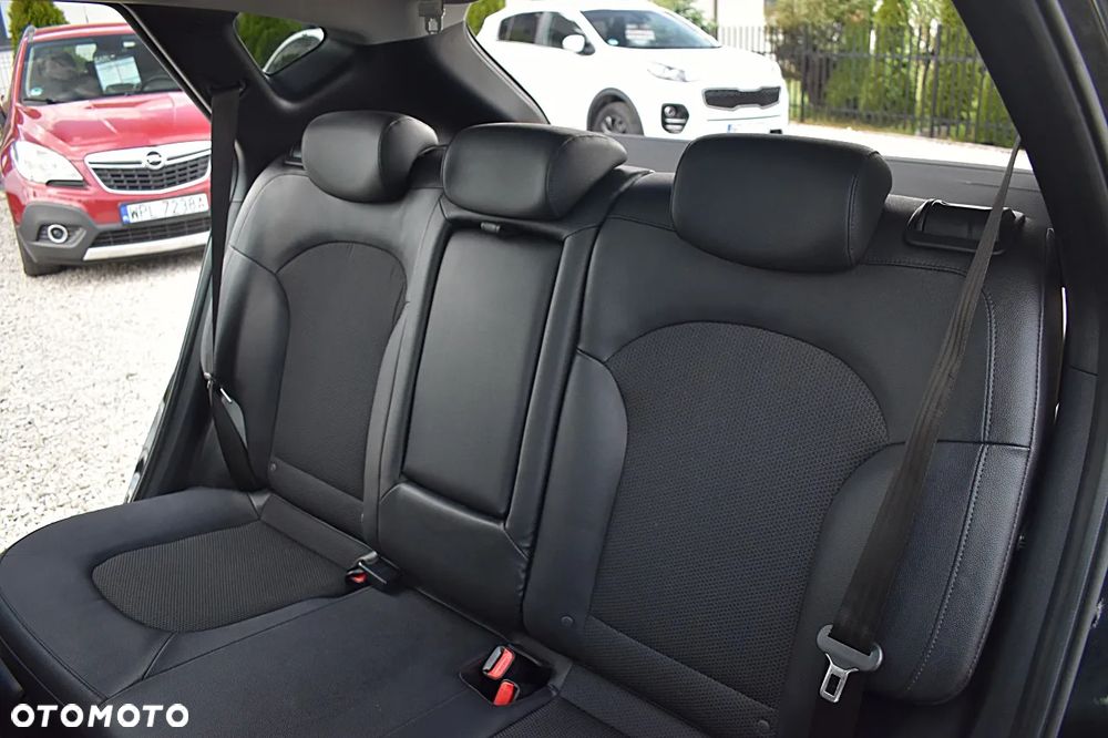 Hyundai ix35 1.7 CRDi Premium 2WD - 18