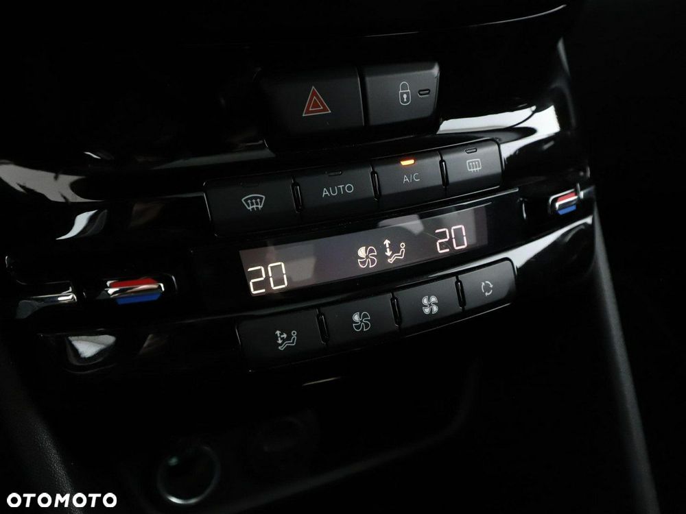 Peugeot 2008 PureTech 110 Stop&Start EAT6 GT-Line Edition - 27