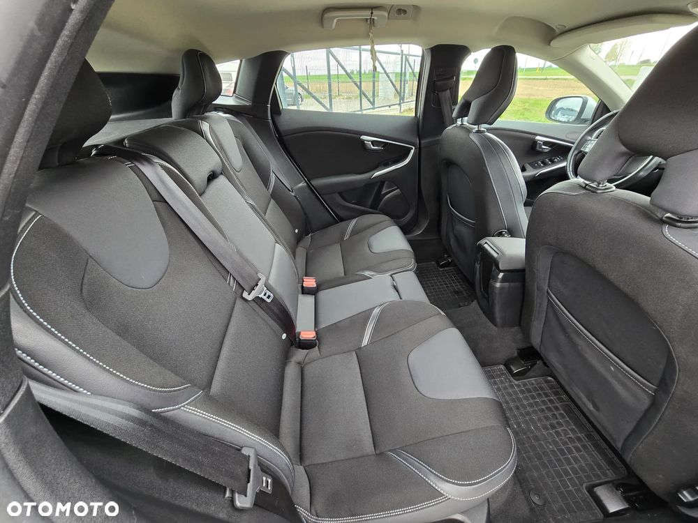 Volvo V40 D2 Kinetic - 27