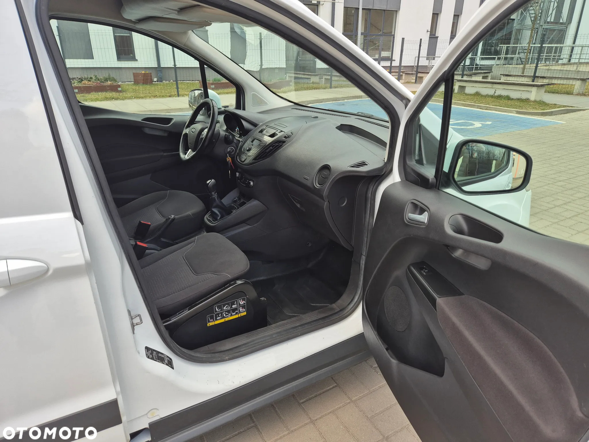 Ford TRNSIT COURIER - 14