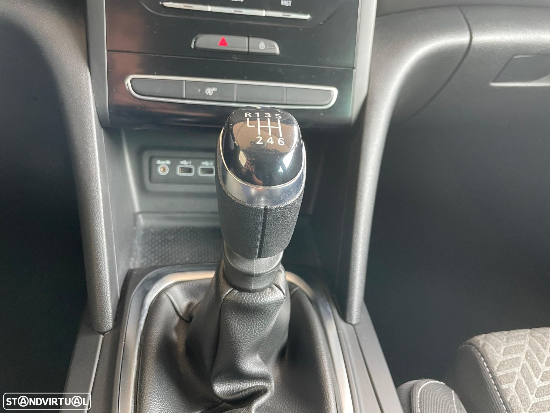 Renault Mégane Sport Tourer 1.3 TCe Limited - 24