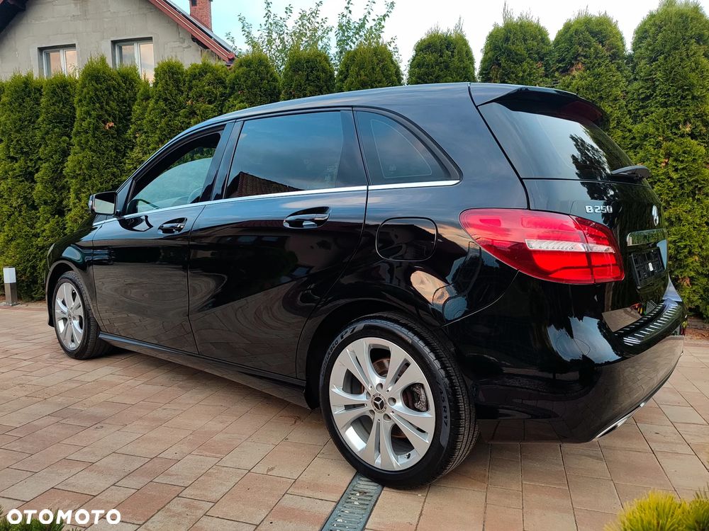 Mercedes-Benz Klasa B 250 4Matic 7G-DCT Edition - 3