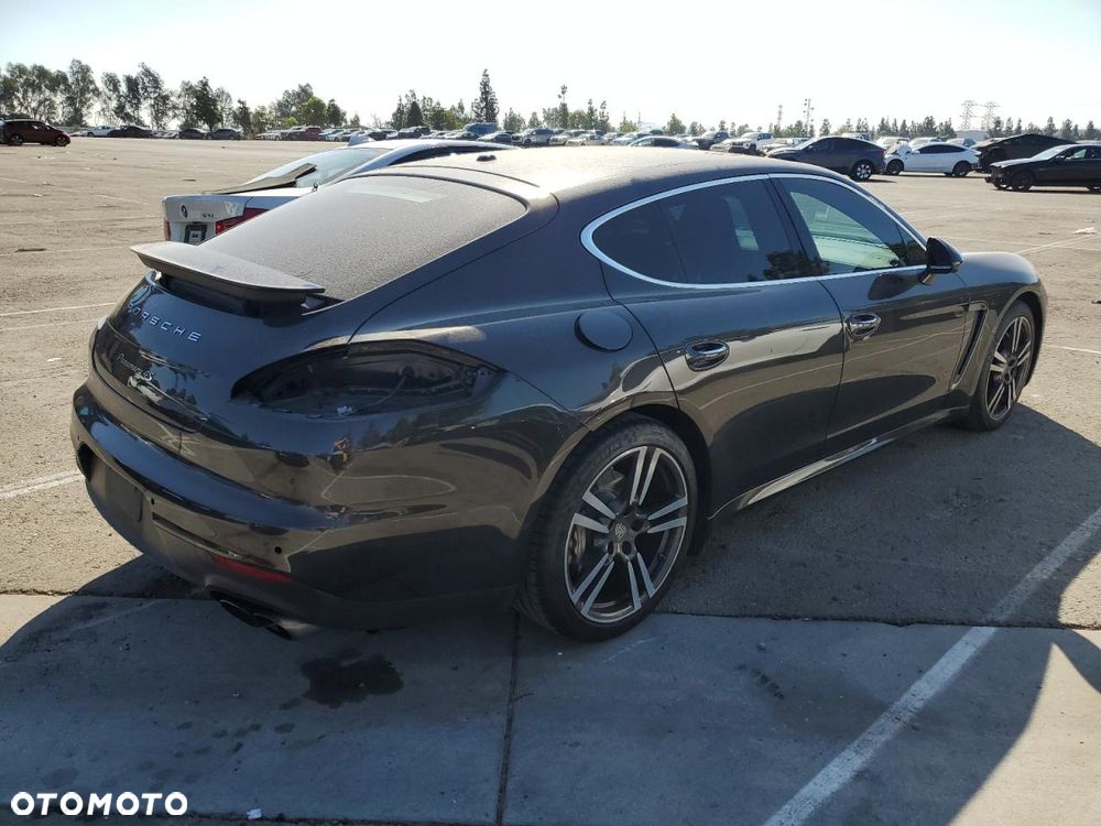 Porsche Panamera ver-4 - 5