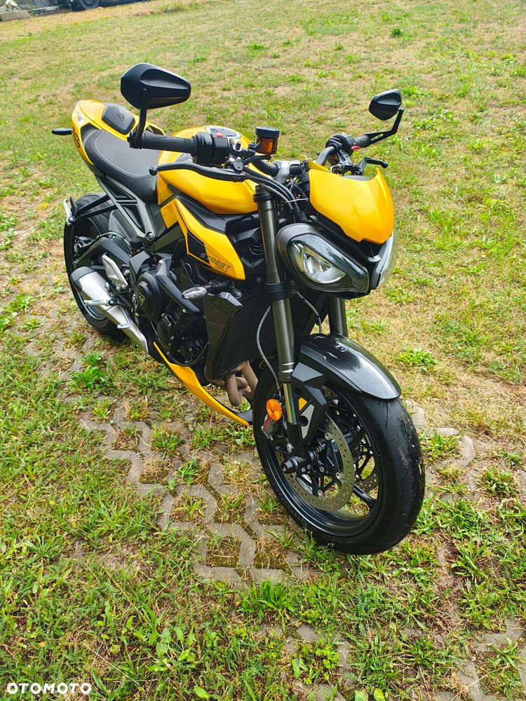 Triumph Street Triple - 9