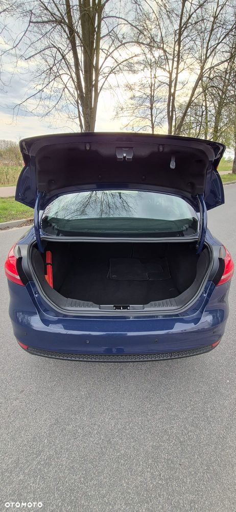 Ford Focus 1.6 Trend - 18