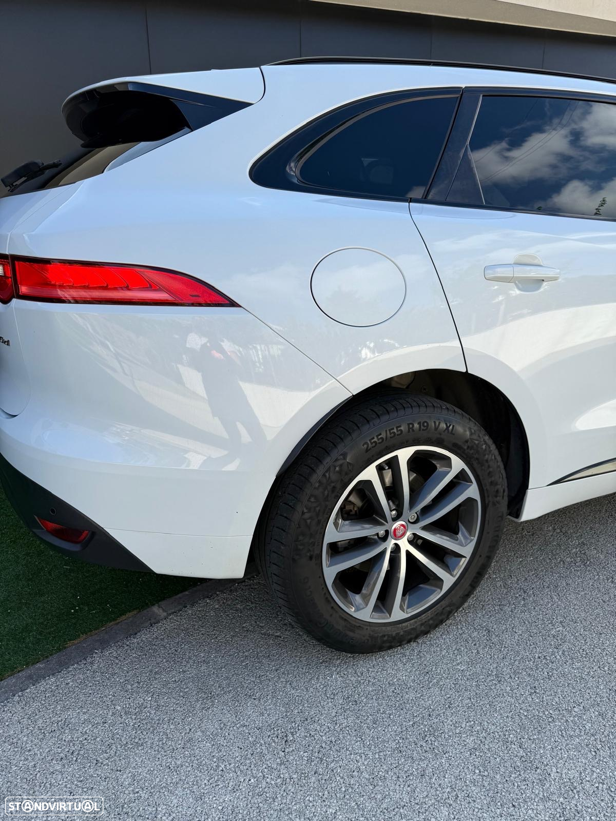 Jaguar F-Pace 2.0 i4D R-Sport Aut. - 10