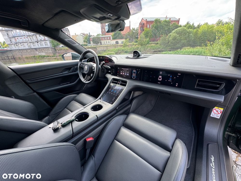 Porsche Taycan 105kWh Turbo - 8