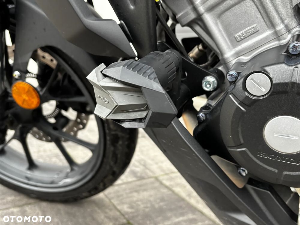 Honda CB - 8