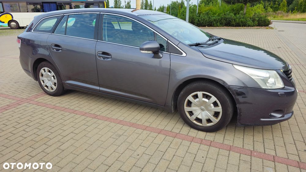 Toyota Avensis 2.0 D-4D 2010 - 21