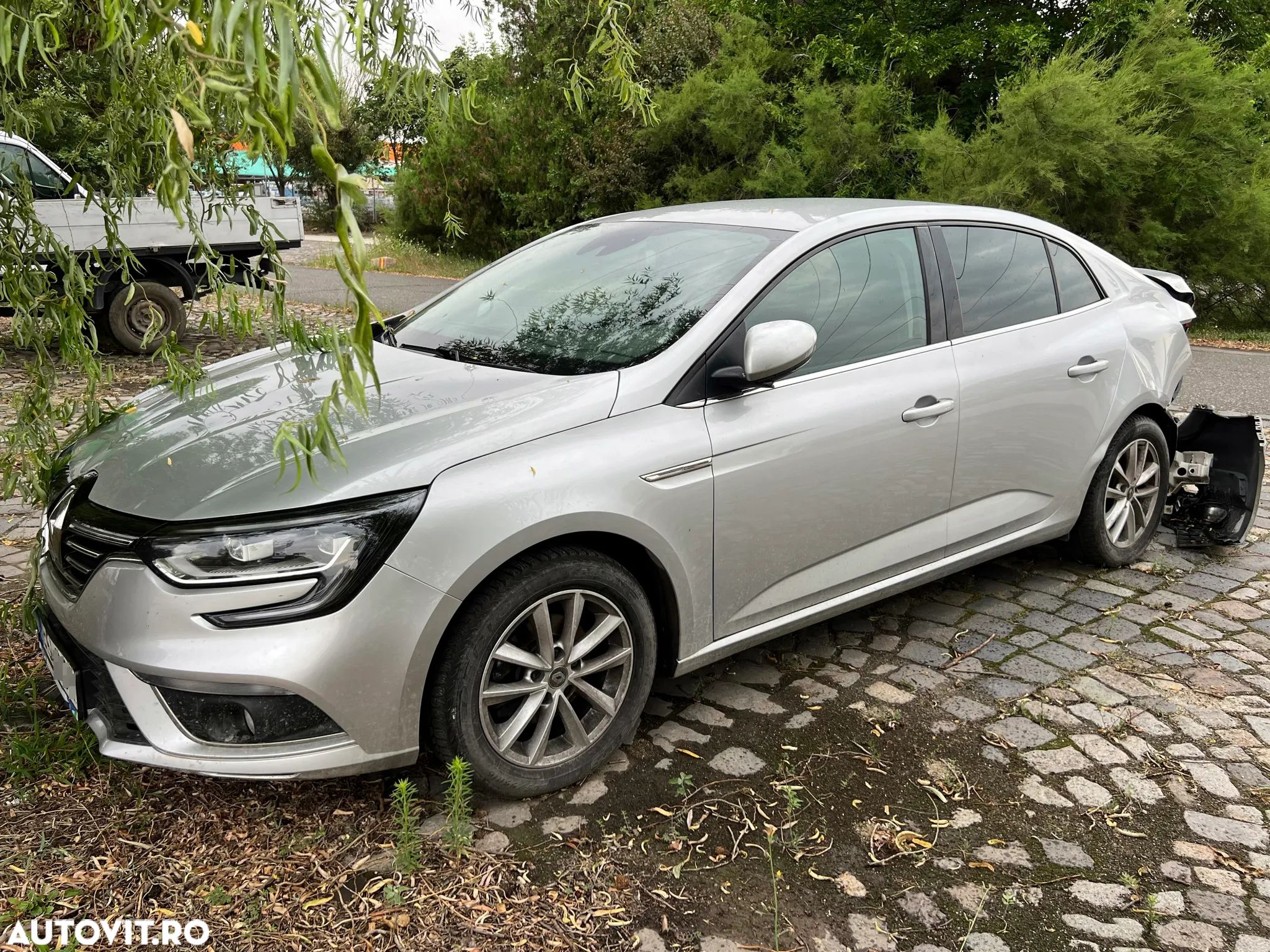 Renault Megane TCe 140 EDC GPF Intens - 1